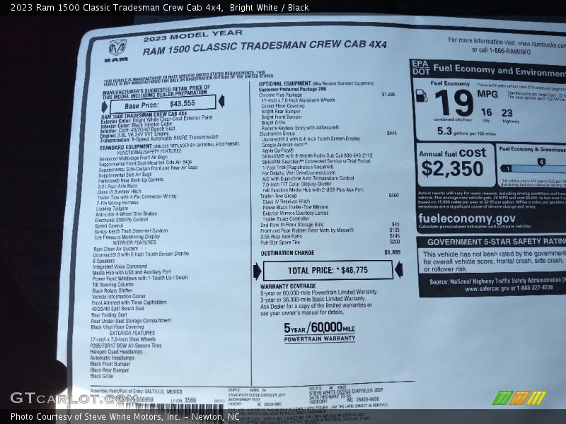 Bright White / Black 2023 Ram 1500 Classic Tradesman Crew Cab 4x4