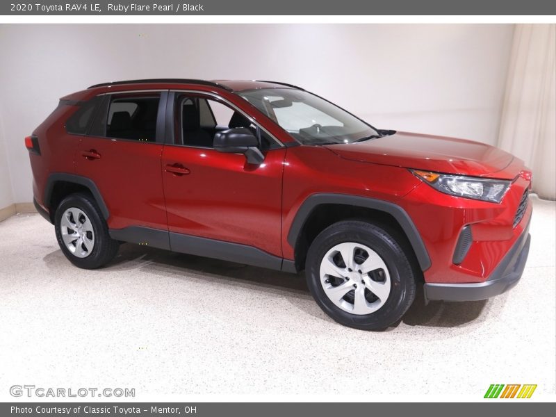 Ruby Flare Pearl / Black 2020 Toyota RAV4 LE
