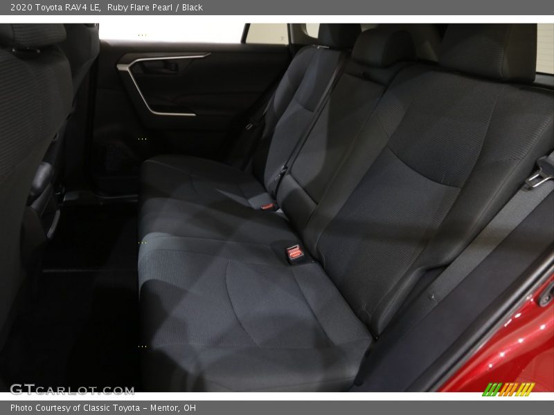Ruby Flare Pearl / Black 2020 Toyota RAV4 LE