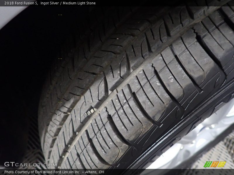 Ingot Silver / Medium Light Stone 2018 Ford Fusion S