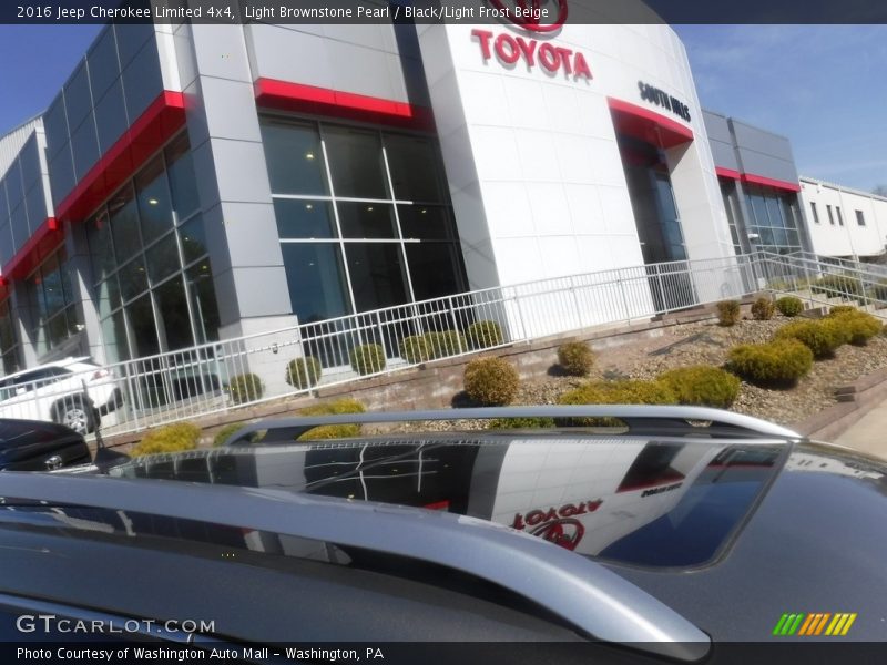 Light Brownstone Pearl / Black/Light Frost Beige 2016 Jeep Cherokee Limited 4x4