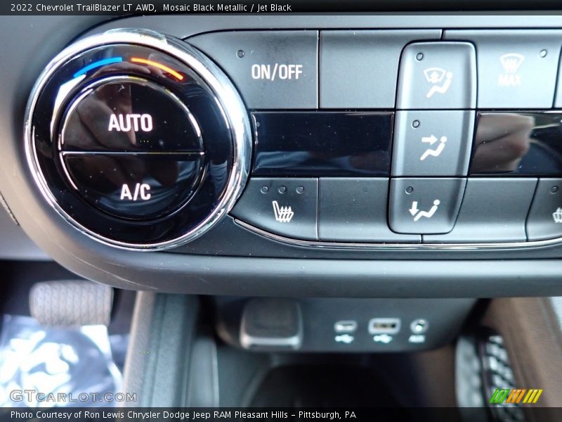 Mosaic Black Metallic / Jet Black 2022 Chevrolet TrailBlazer LT AWD