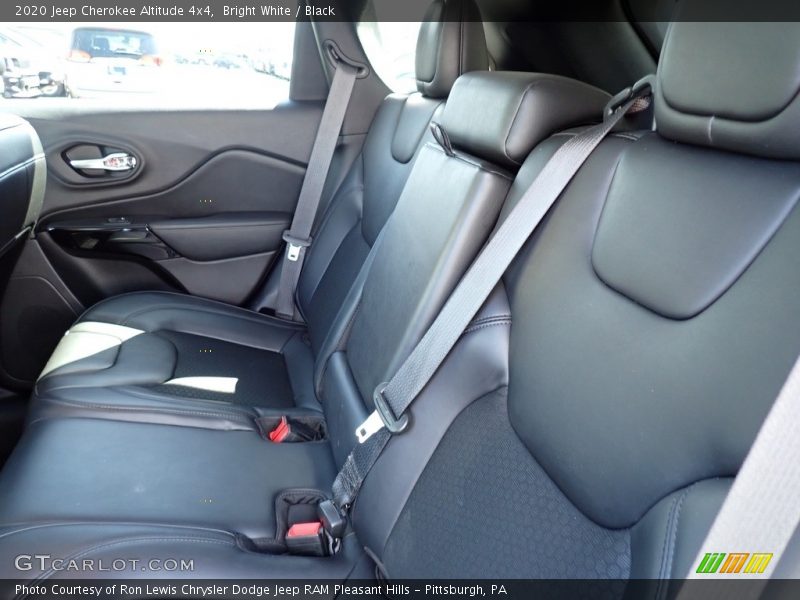Bright White / Black 2020 Jeep Cherokee Altitude 4x4