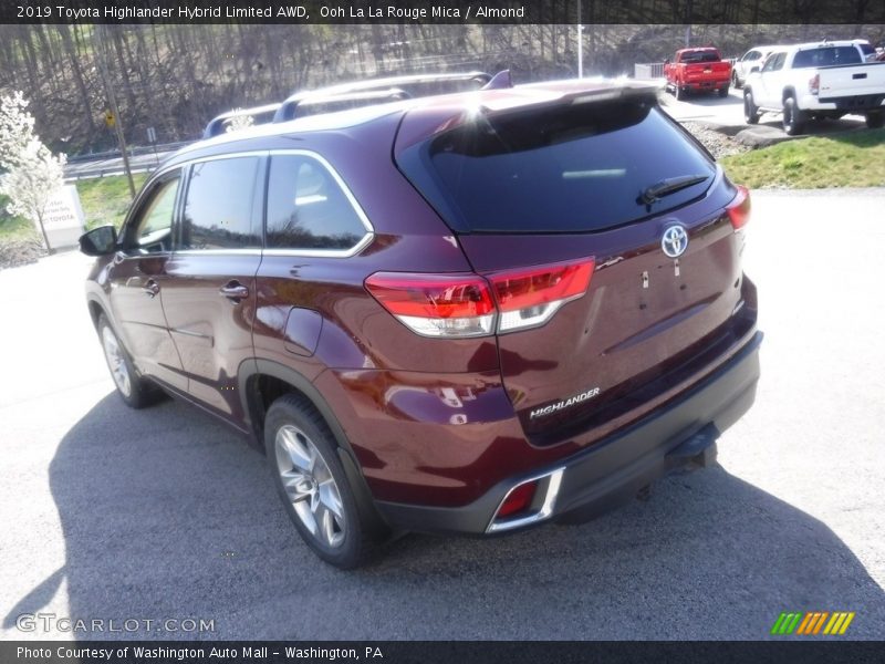 Ooh La La Rouge Mica / Almond 2019 Toyota Highlander Hybrid Limited AWD