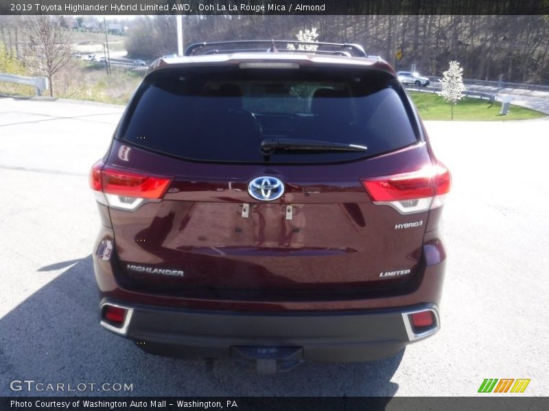 Ooh La La Rouge Mica / Almond 2019 Toyota Highlander Hybrid Limited AWD