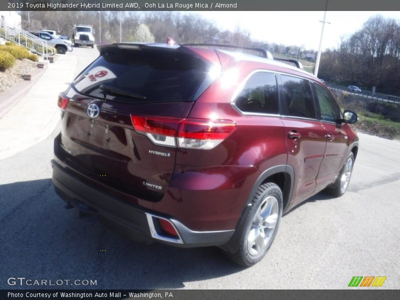 Ooh La La Rouge Mica / Almond 2019 Toyota Highlander Hybrid Limited AWD