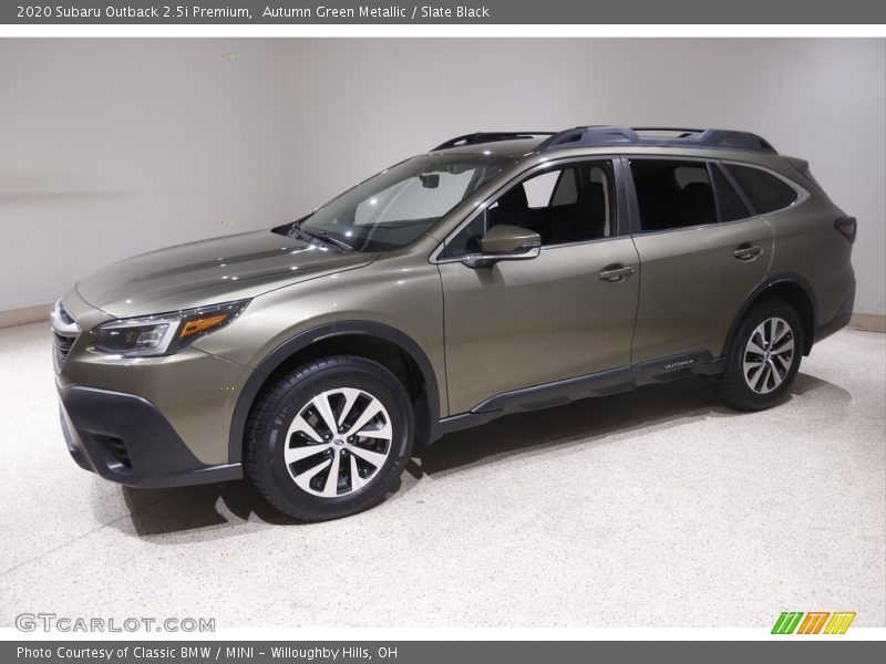 Front 3/4 View of 2020 Outback 2.5i Premium