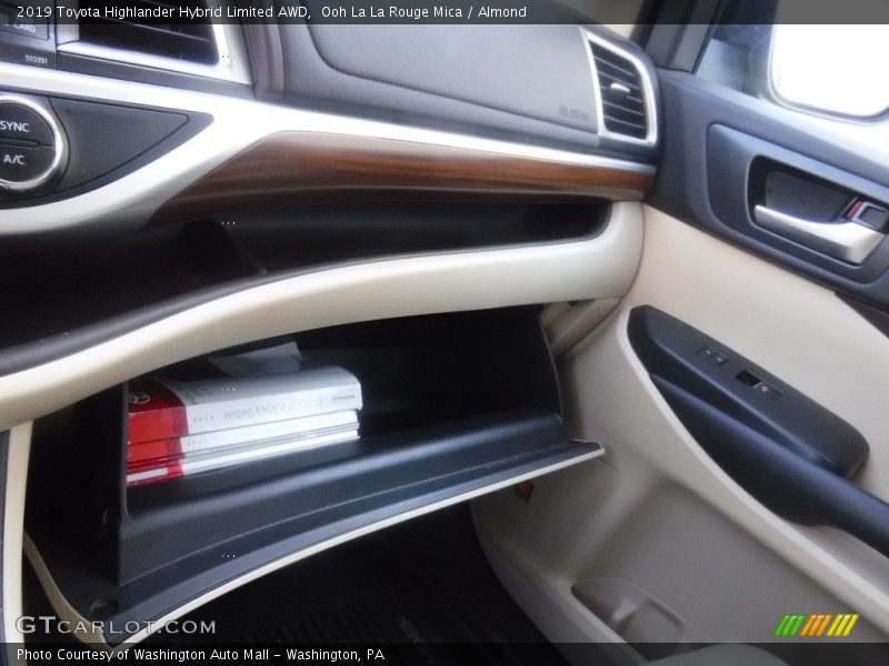 Ooh La La Rouge Mica / Almond 2019 Toyota Highlander Hybrid Limited AWD