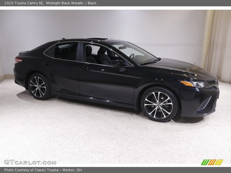 Midnight Black Metallic / Black 2020 Toyota Camry SE