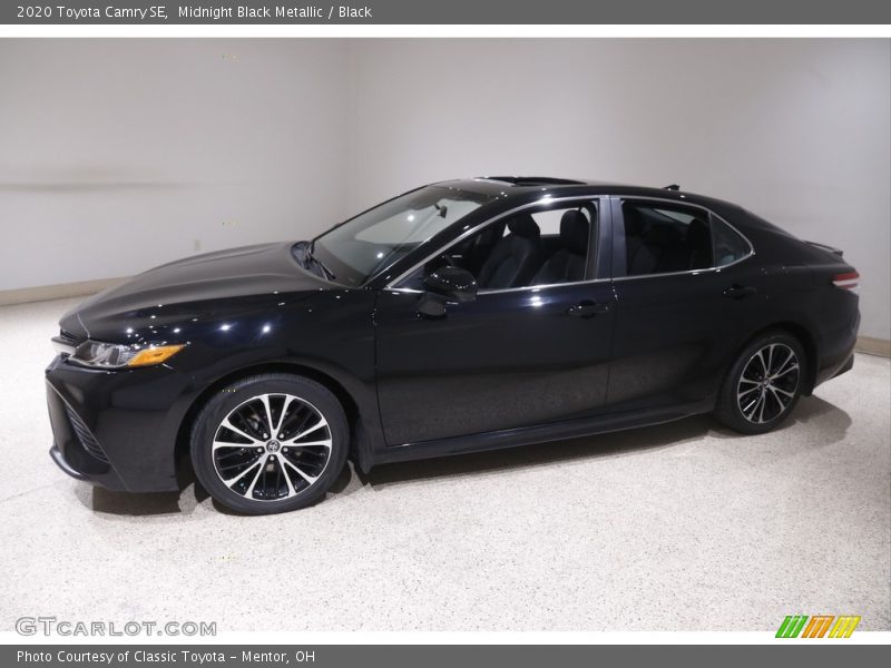 Midnight Black Metallic / Black 2020 Toyota Camry SE