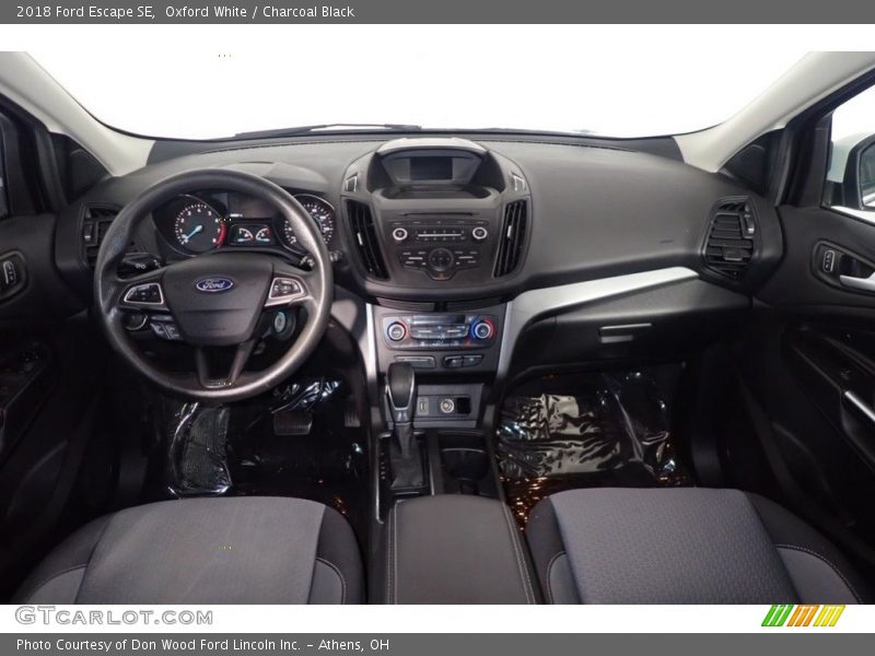Oxford White / Charcoal Black 2018 Ford Escape SE
