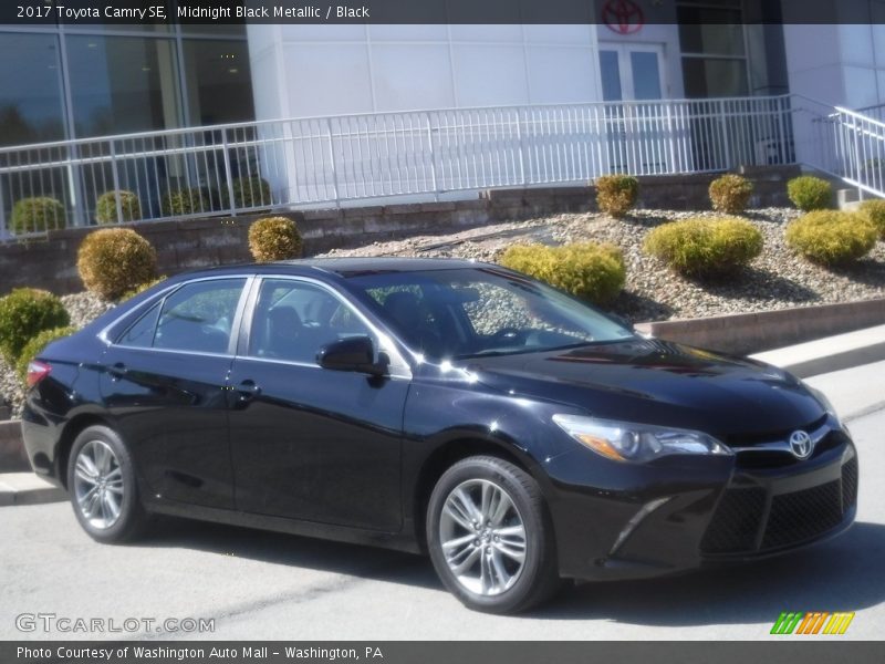 Midnight Black Metallic / Black 2017 Toyota Camry SE