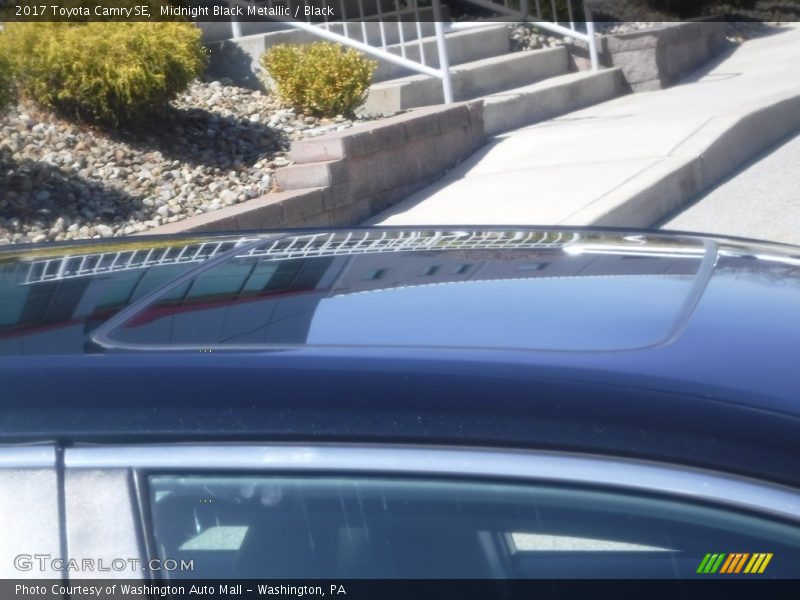 Midnight Black Metallic / Black 2017 Toyota Camry SE