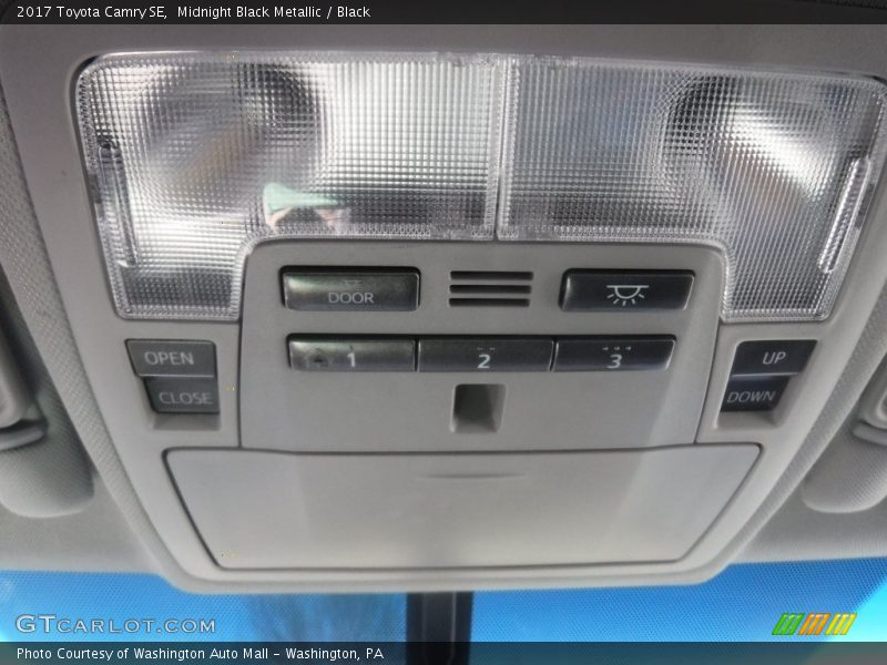 Midnight Black Metallic / Black 2017 Toyota Camry SE