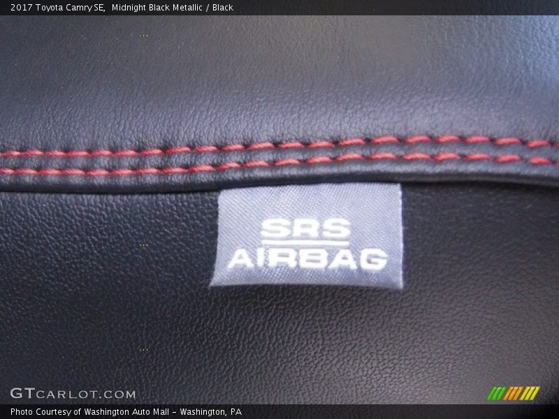 Midnight Black Metallic / Black 2017 Toyota Camry SE