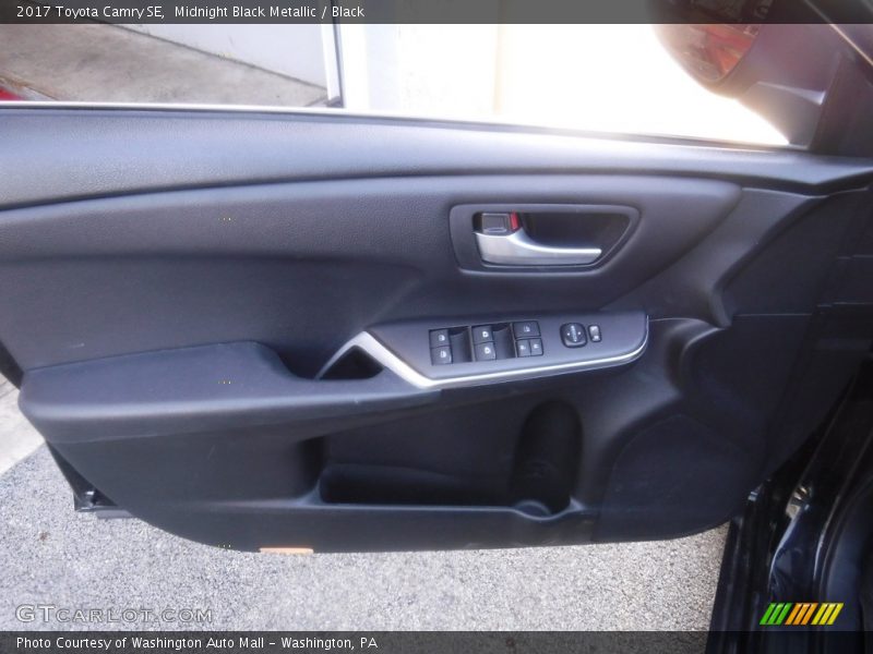 Midnight Black Metallic / Black 2017 Toyota Camry SE
