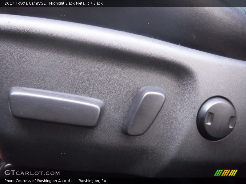 Midnight Black Metallic / Black 2017 Toyota Camry SE