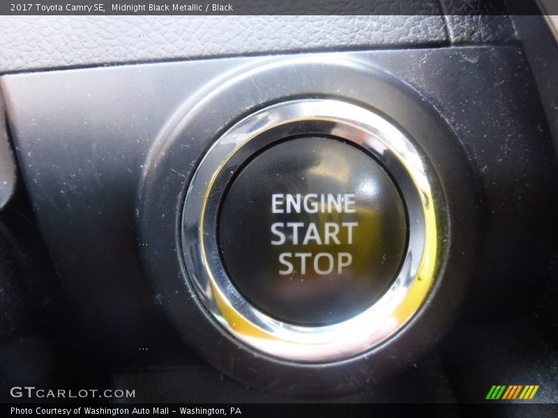 Midnight Black Metallic / Black 2017 Toyota Camry SE