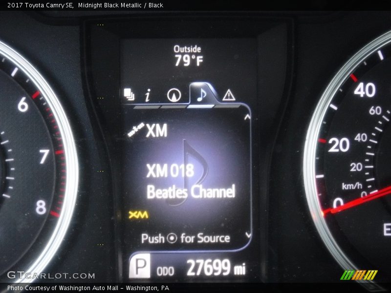 Midnight Black Metallic / Black 2017 Toyota Camry SE