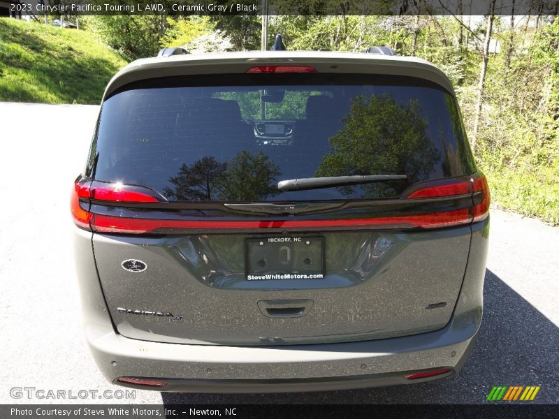 Ceramic Gray / Black 2023 Chrysler Pacifica Touring L AWD