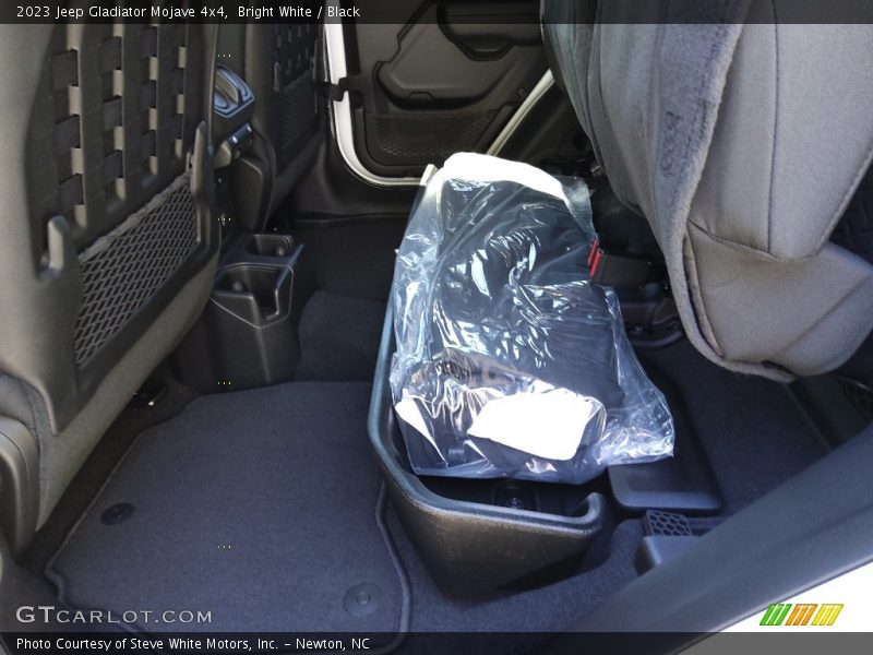 Bright White / Black 2023 Jeep Gladiator Mojave 4x4