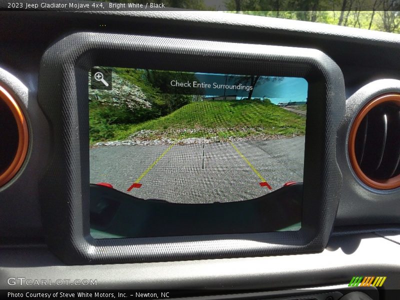 Bright White / Black 2023 Jeep Gladiator Mojave 4x4