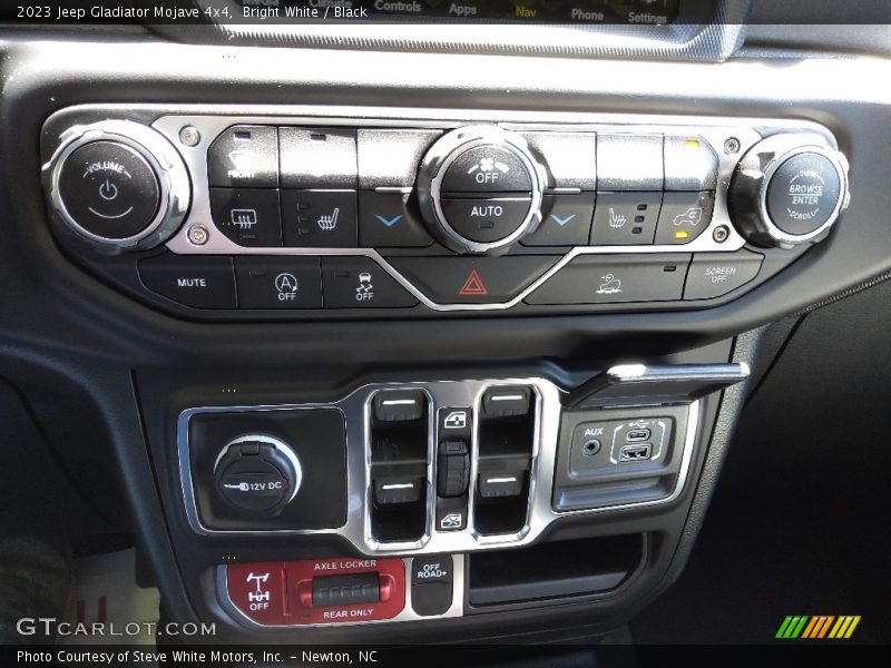 Bright White / Black 2023 Jeep Gladiator Mojave 4x4