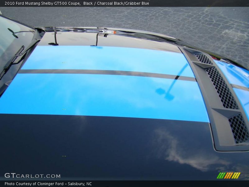 Black / Charcoal Black/Grabber Blue 2010 Ford Mustang Shelby GT500 Coupe
