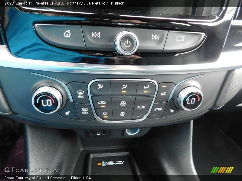 Northsky Blue Metallic / Jet Black 2023 Chevrolet Traverse LT AWD