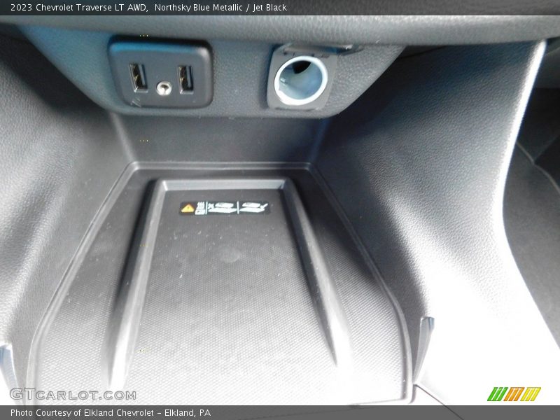 Northsky Blue Metallic / Jet Black 2023 Chevrolet Traverse LT AWD