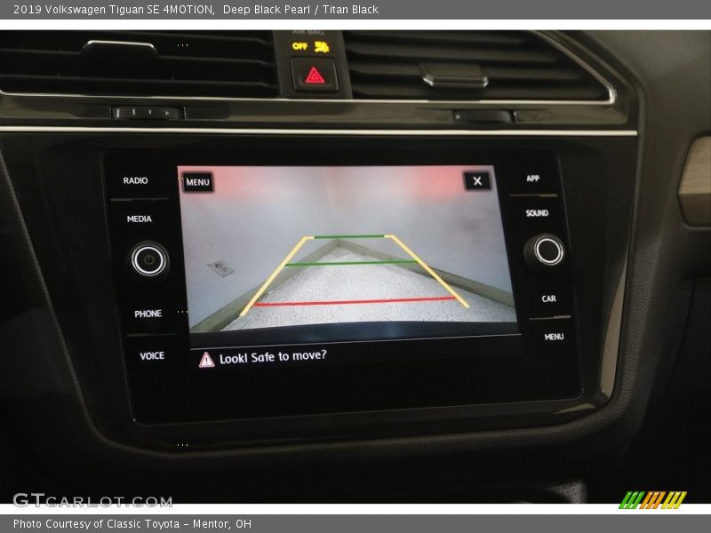 Deep Black Pearl / Titan Black 2019 Volkswagen Tiguan SE 4MOTION