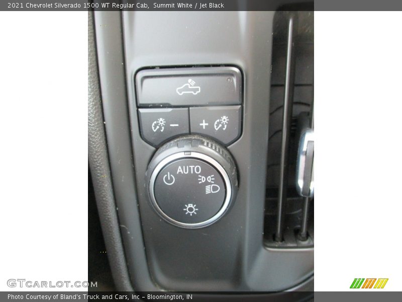 Summit White / Jet Black 2021 Chevrolet Silverado 1500 WT Regular Cab