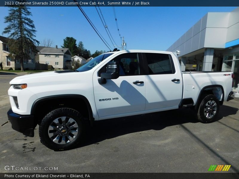 Summit White / Jet Black 2023 Chevrolet Silverado 2500HD Custom Crew Cab 4x4