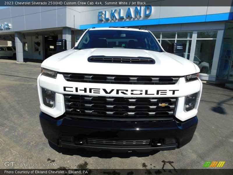 Summit White / Jet Black 2023 Chevrolet Silverado 2500HD Custom Crew Cab 4x4