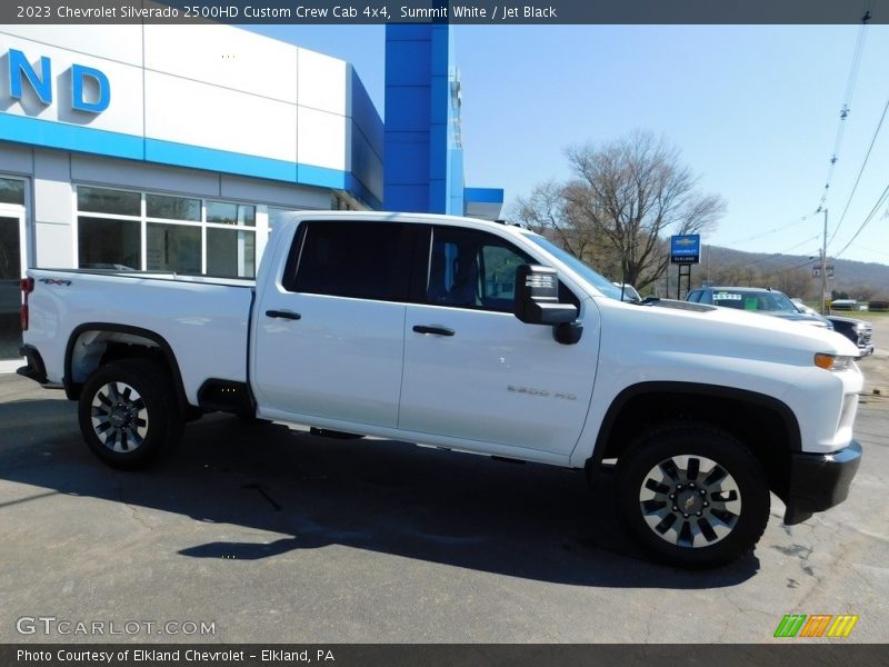 Summit White / Jet Black 2023 Chevrolet Silverado 2500HD Custom Crew Cab 4x4