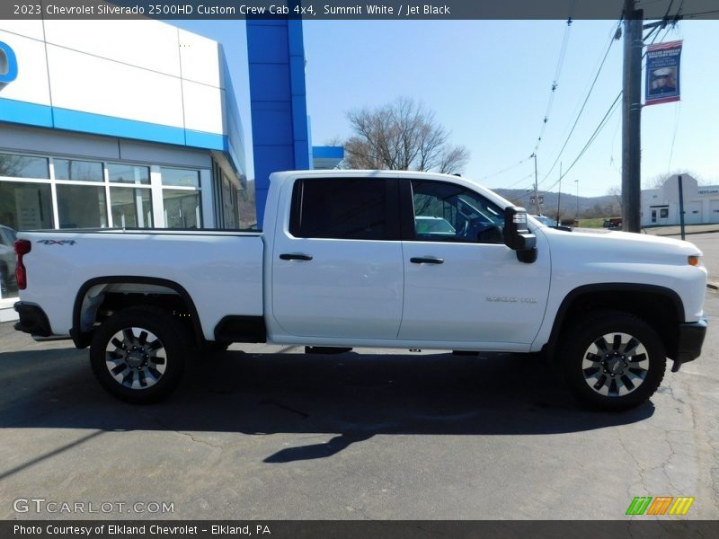 Summit White / Jet Black 2023 Chevrolet Silverado 2500HD Custom Crew Cab 4x4