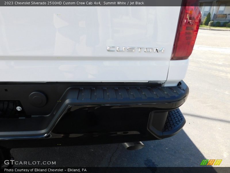 Summit White / Jet Black 2023 Chevrolet Silverado 2500HD Custom Crew Cab 4x4