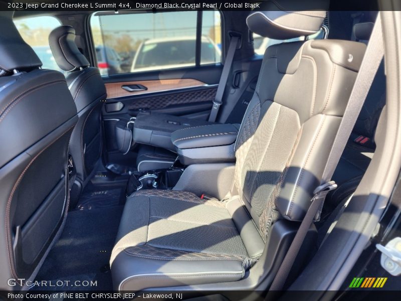 Diamond Black Crystal Pearl / Global Black 2023 Jeep Grand Cherokee L Summit 4x4
