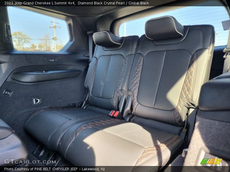 Diamond Black Crystal Pearl / Global Black 2023 Jeep Grand Cherokee L Summit 4x4