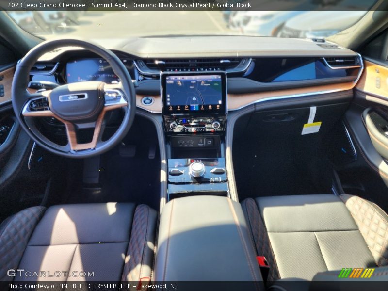 Diamond Black Crystal Pearl / Global Black 2023 Jeep Grand Cherokee L Summit 4x4