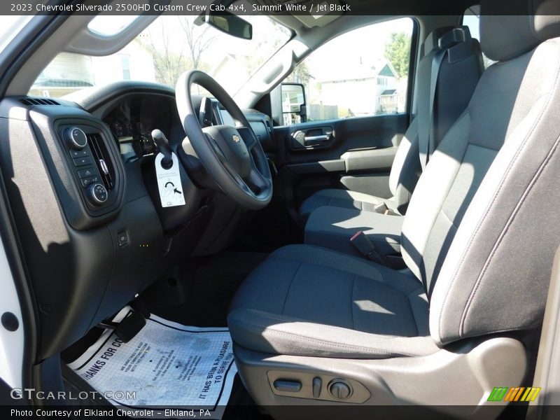 Summit White / Jet Black 2023 Chevrolet Silverado 2500HD Custom Crew Cab 4x4