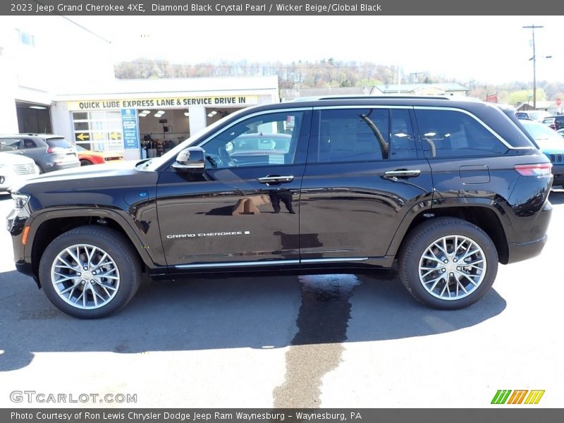 Diamond Black Crystal Pearl / Wicker Beige/Global Black 2023 Jeep Grand Cherokee 4XE