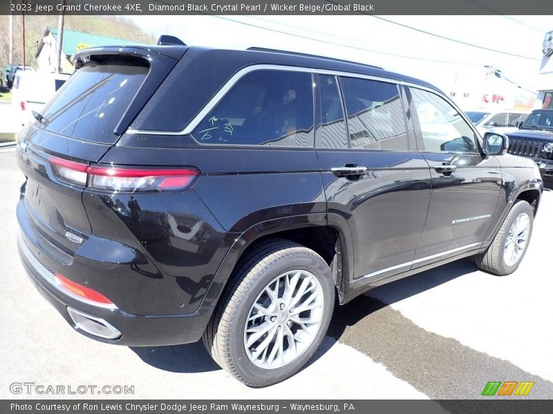 Diamond Black Crystal Pearl / Wicker Beige/Global Black 2023 Jeep Grand Cherokee 4XE