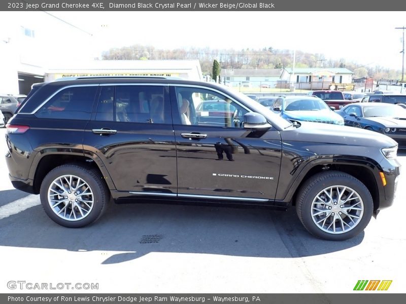 Diamond Black Crystal Pearl / Wicker Beige/Global Black 2023 Jeep Grand Cherokee 4XE
