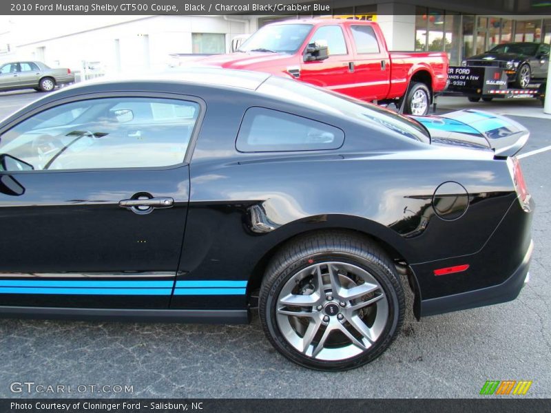 Black / Charcoal Black/Grabber Blue 2010 Ford Mustang Shelby GT500 Coupe