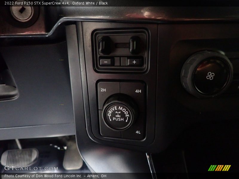 Oxford White / Black 2022 Ford F150 STX SuperCrew 4x4
