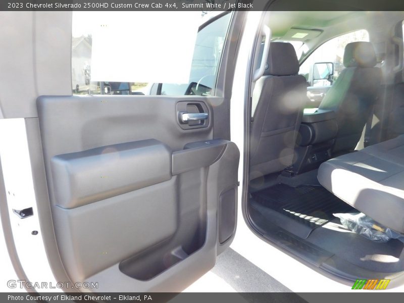 Summit White / Jet Black 2023 Chevrolet Silverado 2500HD Custom Crew Cab 4x4