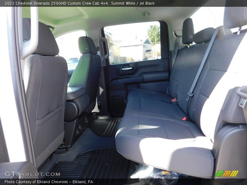 Summit White / Jet Black 2023 Chevrolet Silverado 2500HD Custom Crew Cab 4x4