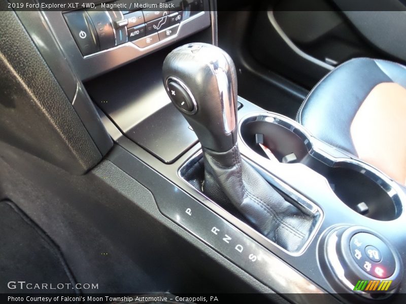 Magnetic / Medium Black 2019 Ford Explorer XLT 4WD