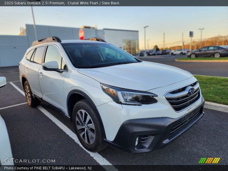 Front 3/4 View of 2020 Outback 2.5i Premium